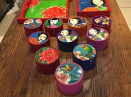 Hộp quà truyền thống